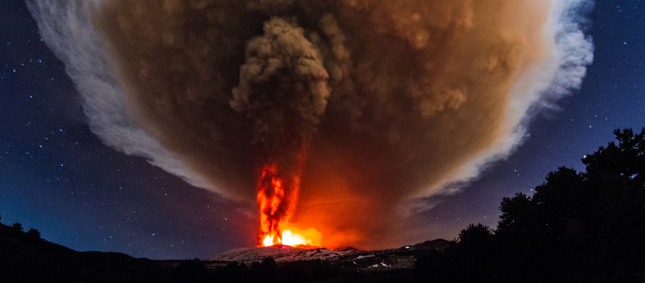 Tracking the Etna eruption